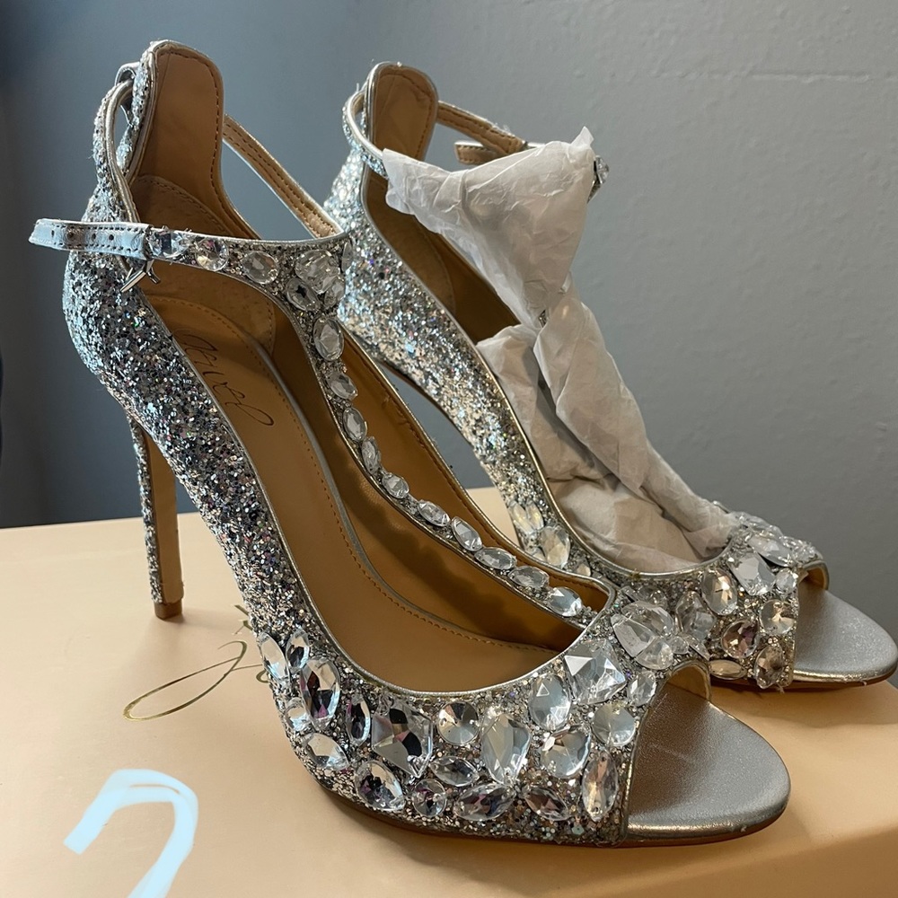 Badgley Mischka Jewel heels